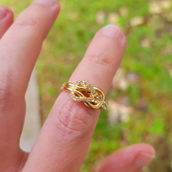 Gold Belt Knot Diamond Ring Size 6.5 - Picture 4 of 13